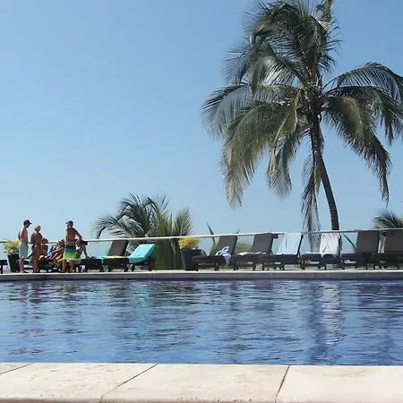 Beautiful Oceanfront Morros Ultra Cartagena